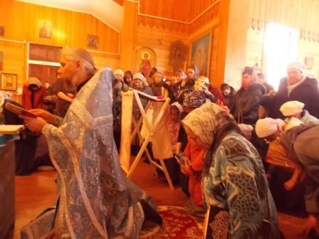 Слюдянский Свято_Никольский приход встретил икону и ковчег с частицей мощей святой Матронушки