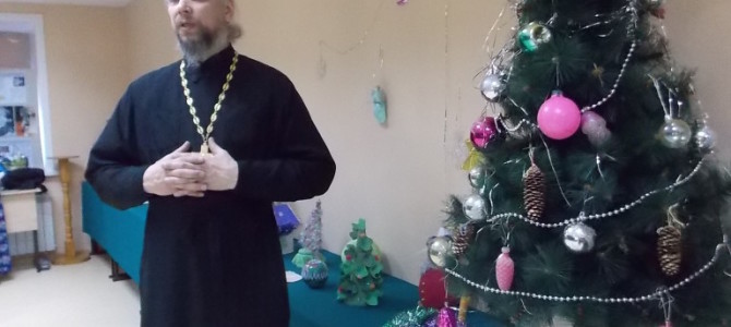 10 января 2016 года в воскресной школе Свято-Никольского прихода г. Слюдянки была проведена Рождественская елка для детей