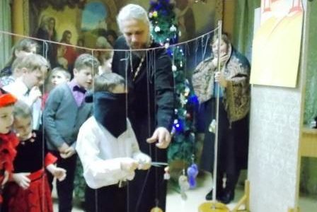 Во время святок, на праздник Обрезания Господня, на Свято-Никольском приходе была проведена Рождественская елка для детей Во время святок, на праздник Обрезания Господня, на Свято-Никольском приходе была проведена Рождественская елка для детей