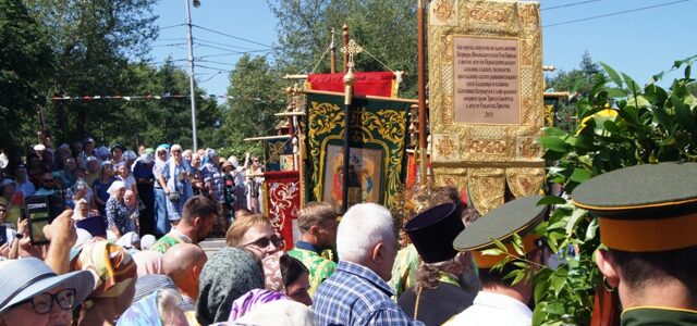 Поклонение мощам святого преподобного Сергия Радонежского в Иркутске